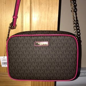 Micheal Kors crossbody bag